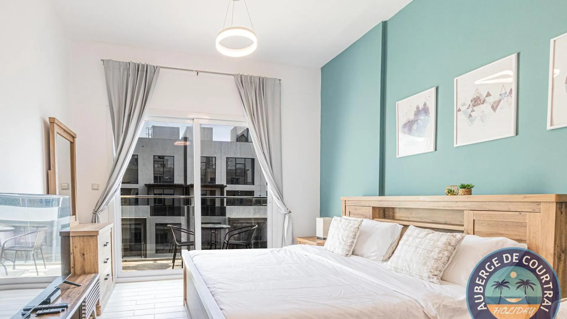 Cozy Modern Studio Oxford Residence contacts